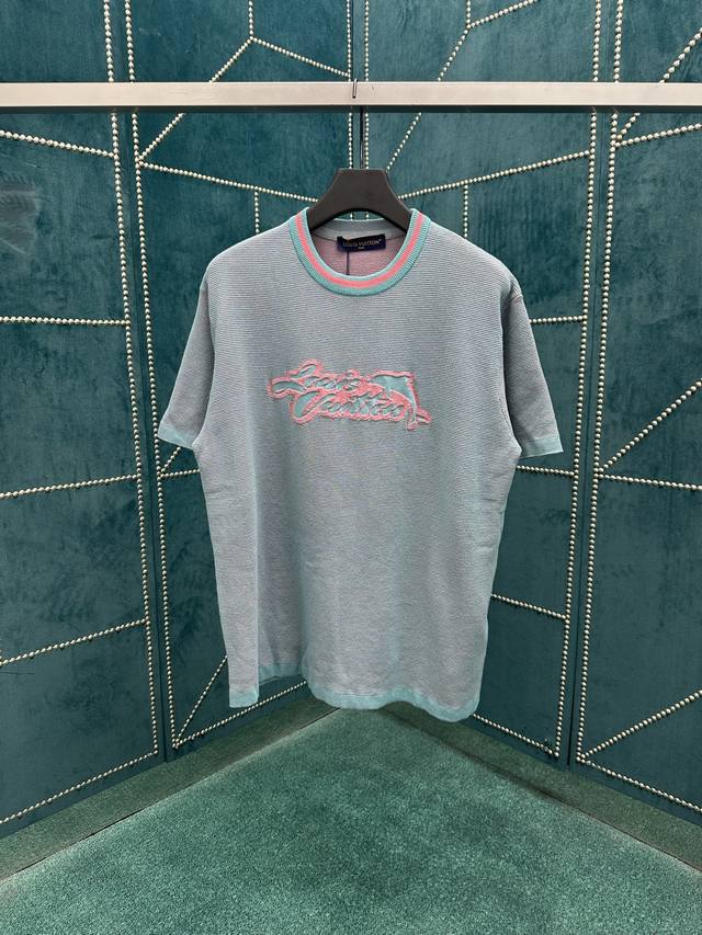 The new short-sleeved crew neck shirt of 25Ss from Lvjia uses waffle knitting to