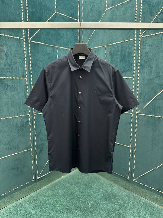Burberry 25Ss new short-sleeved shirt in cotton poplin. Crafted in Italy, it fea