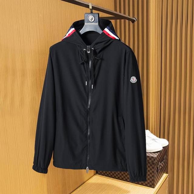 Moncler's latest lightweight sun protection clothing, made of high-density, soft