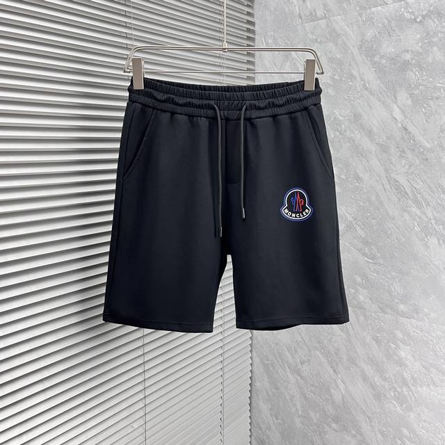 Meng'Ss25 men's casual shorts are a versatile item, with elastic waist drawstrin