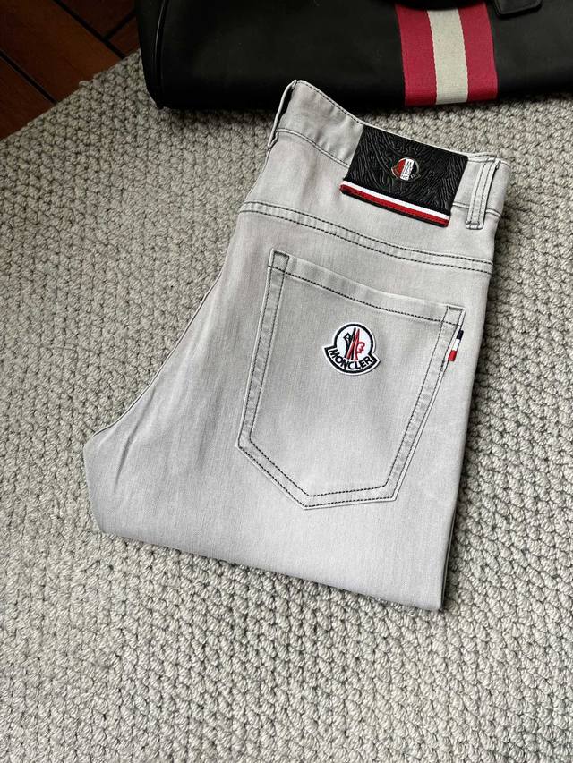Meng's latest jeans for summer 2025. No pressure to enter and exit the store. Ho