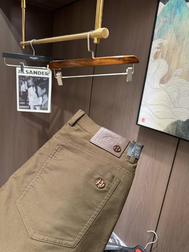 Her2025 early spring latest series of men's casual pants! Soft and delicate, wit