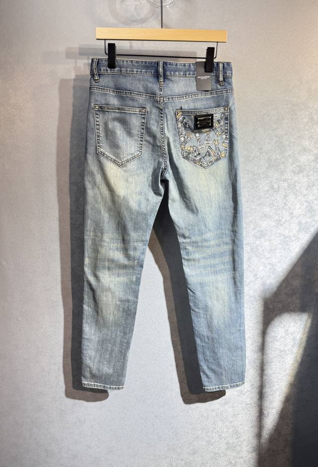 D&G Dolce & Gabbana's latest spring and summer jeans are the hottest models in t