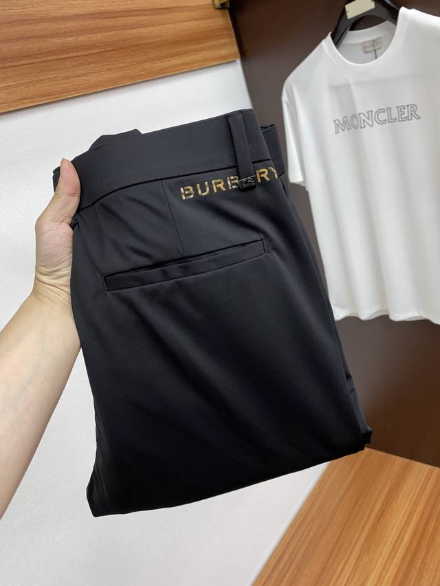 Burberry's 25th spring and summer new casual pants are neatly cut and full of ur