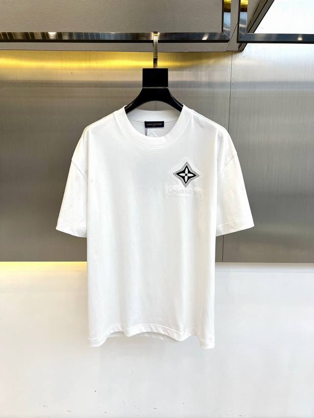 Lv, 2025 Spring and Summer Men's New Round Neck Short Sleeve T-shirt. Imported w