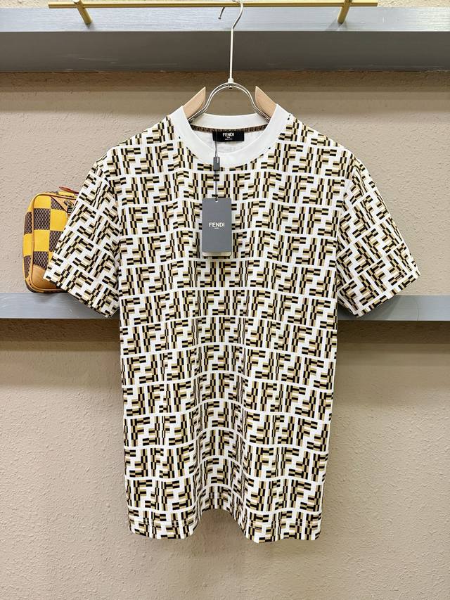 Fendi 2025 new short sleeves! Original custom fabrics, soft to the touch. Top im