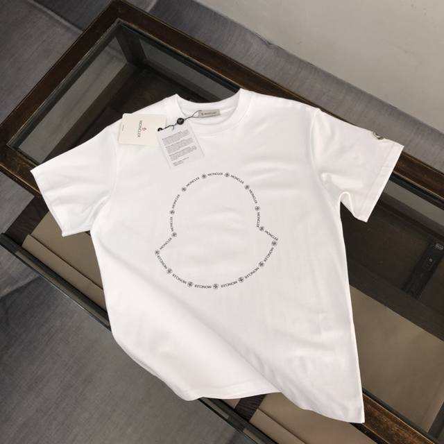 Moncler's new cotton T-shirts from the counter series! Brand new design inspirat