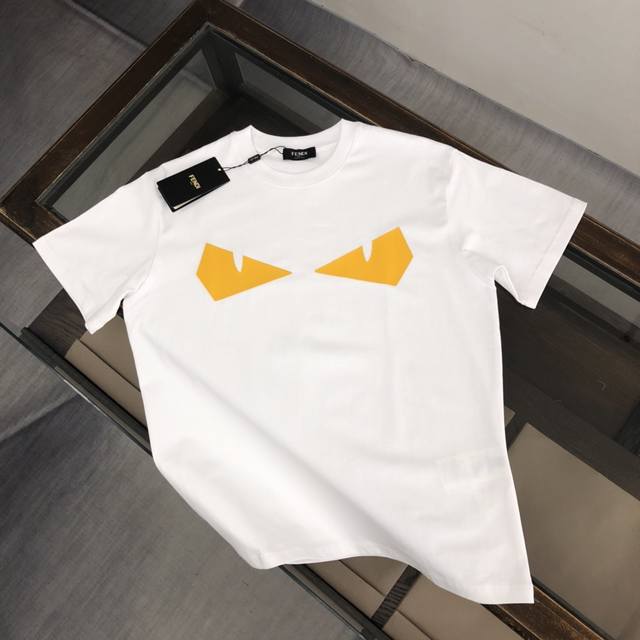 Fendi's latest summer couple style. Classic little monster round neck short-slee