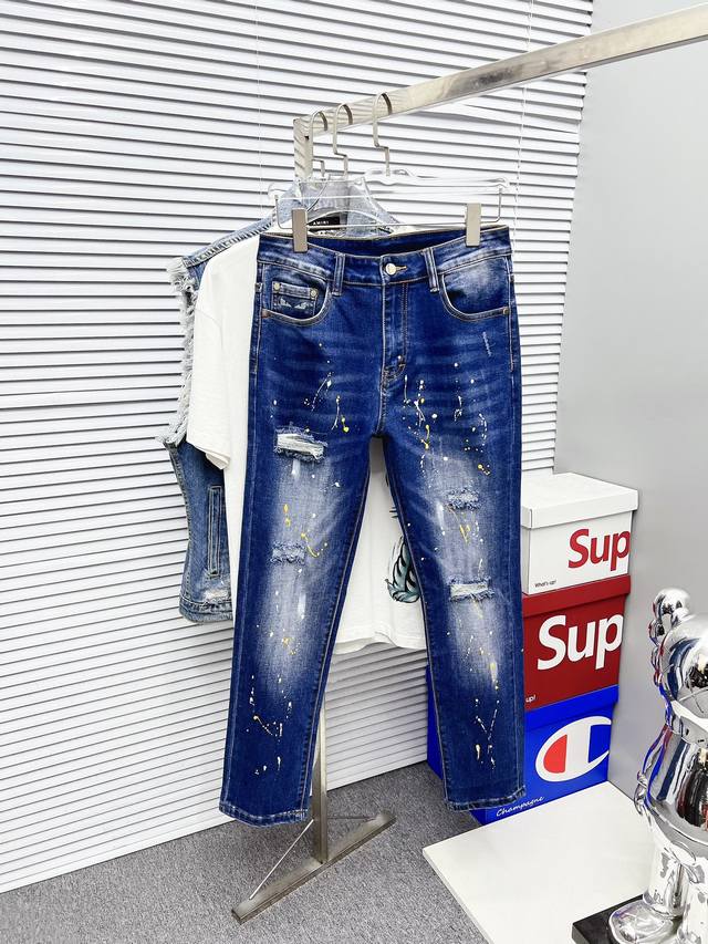 Fendi 2025 Spring and Summer new products are available at the counter. The best