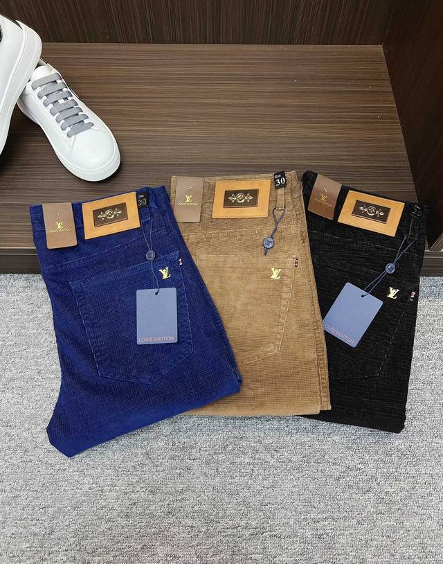 Lv New arrival 2025 Spring and Summer new products are available at the counter.