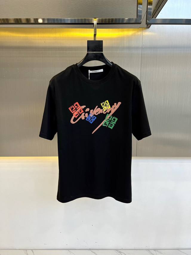 Givenchy, new spring and summer short-sleeved T-shirt, fine cotton plain fabric,