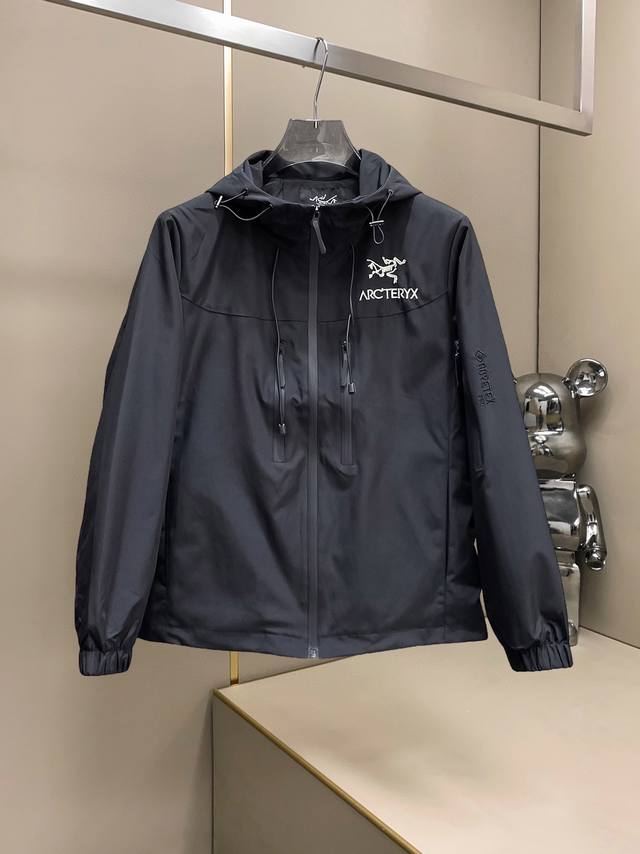 Arc'teryx 2025 Spring new jacket, the new product on the show is in perfect cond