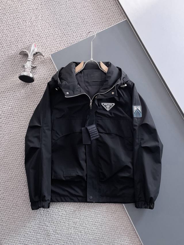 Prada 2025 new spring jacket, the new product on the show is very perfect, comfo
