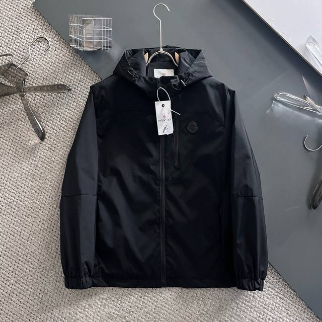 Moncler 2025 spring new jacket, new product from the show, very perfect appearan