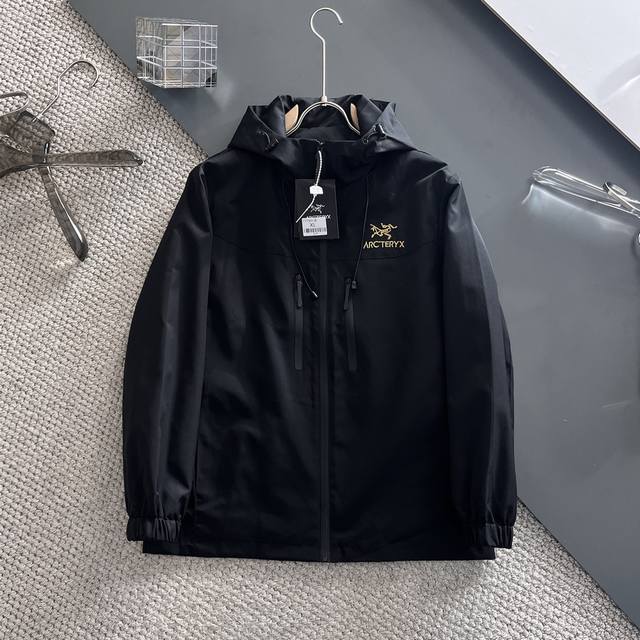 Arc'teryx 2025 spring new jacket, the new product on the show is in perfect cond