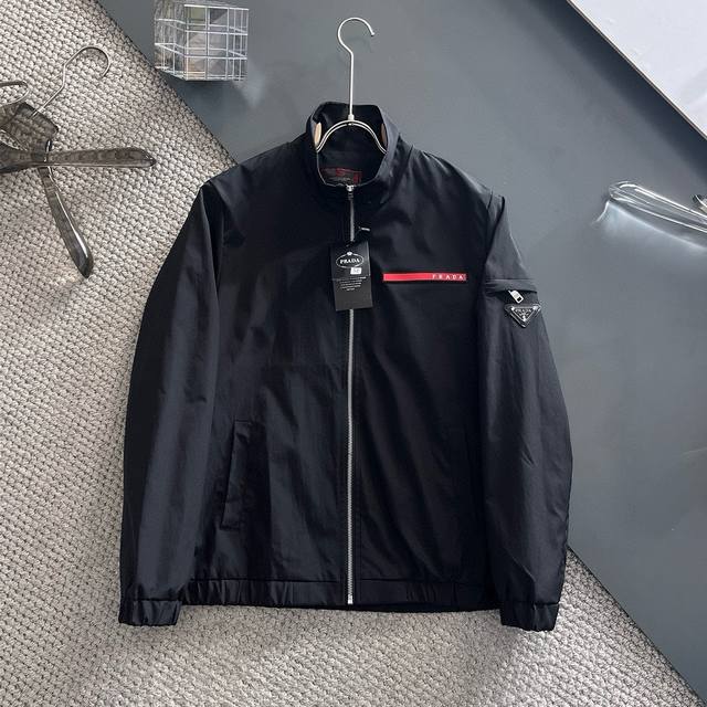 New fall style! Prada's new 2025 spring jacket, the new product on the show is i