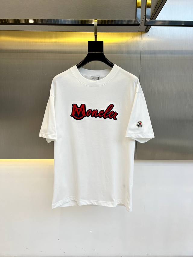 Moncler, 2025 Spring new hot-selling short-sleeved T-shirt, this T-shirt is made