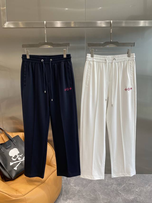 Donkey Lv casual pants are very elegant in dark blue, simple and generous. The p