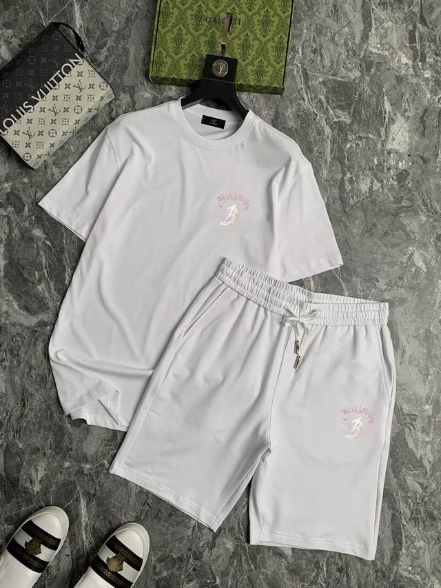Burberry 2025 new men's short-sleeved shorts suit! Sold on the official website!