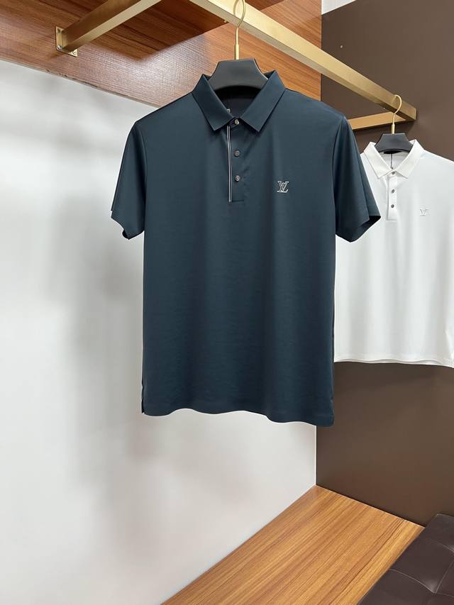 Lv The classic Polo collar design of the 2025 spring and summer is paired with a