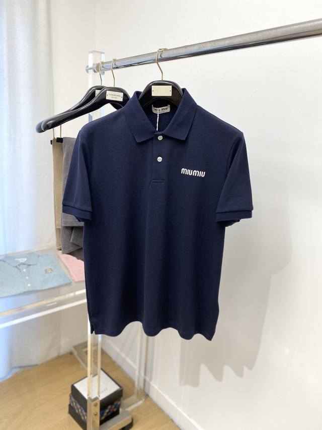 Miumiu, 2025 latest short-sleeved T-shirt, handsome and fashionable, exquisite e