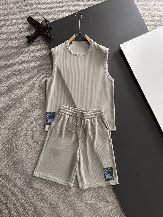 High-quality suits shipped the next day Burberry's 2025 new summer casual suits,