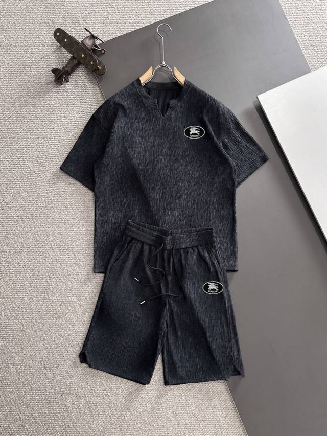 High-quality suits shipped the next day Burberry's 2025 new summer casual suits,