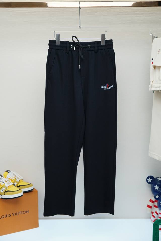 Moncler-Men's casual pants Ultra-thin air cotton fabric casual pants, the latest