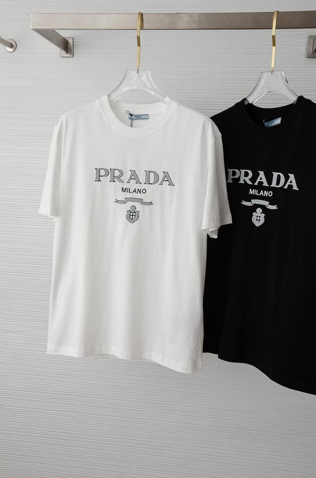 Prada 25Ss new short-sleeved T-shirt #Loose fit, not picky about body shape, wit