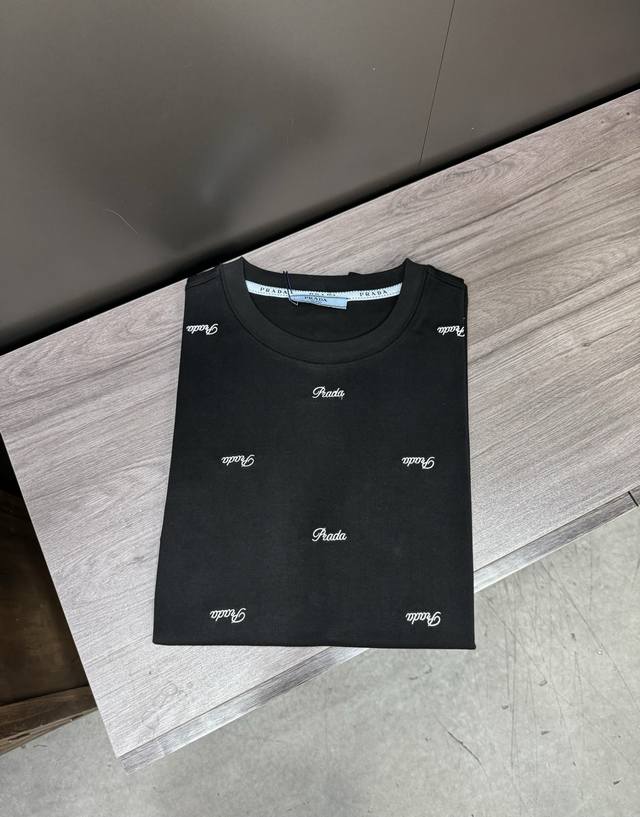 Prada 2025Ss new model first release in the counter, the latest short-sleeved ro