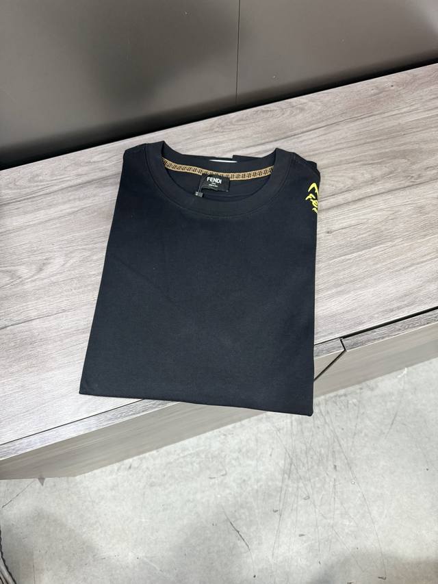 Fendi-2025Ss Spring and Summer Short-sleeved T-shirt for the Year of the Snake O