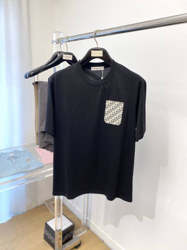Dior, the latest short-sleeved T-shirt of 2025, handsome and fashionable, with e