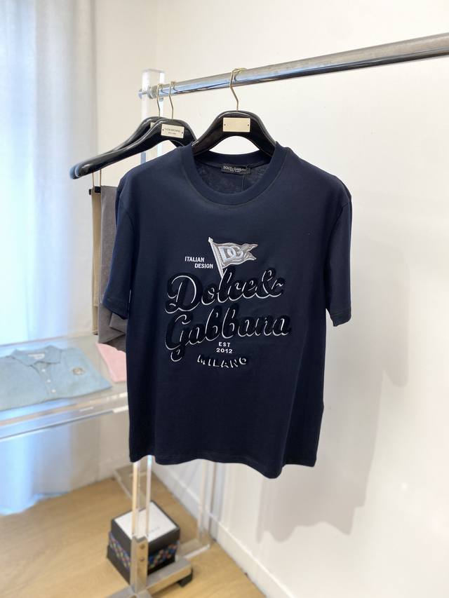 Dg, 2025 latest short-sleeved T-shirt, handsome and fashionable, top-quality den