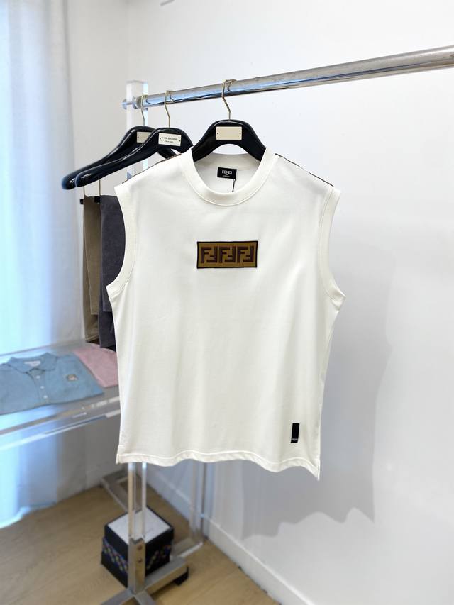 Fendi, 2025 new vest T-shirt, handsome and fashionable, exquisite embroidered le