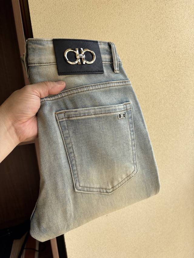Salvatore Ferragamo Ss new summer casual jeans, high-end quality, super soft and
