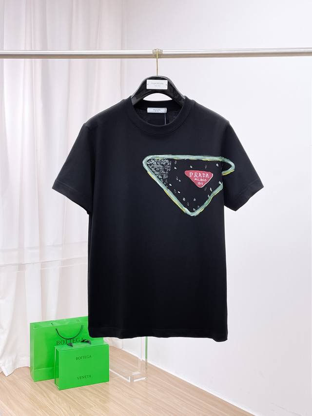 Prada's new summer product, hand-painted craftsmanship and high-standard customi