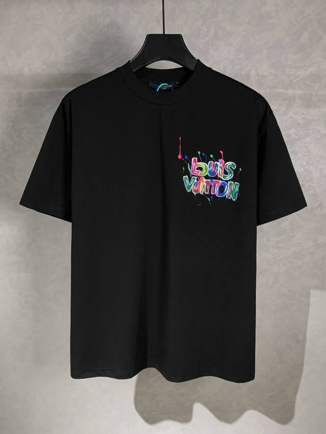 High quality Louis Vuitton hand-painted short-sleeved T-shirt with three complet