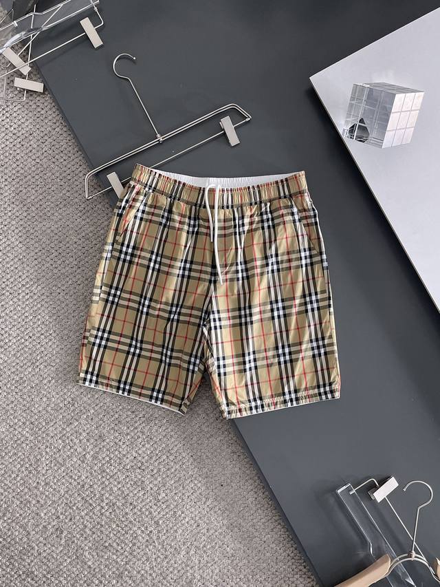 Burberry three-label complete 2025 summer new men's double-sided casual shorts,