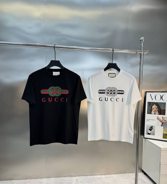 Gucc*Gu-Qi 25S Spring and Summer Couple Round Neck Short Sleeves.. Very interest