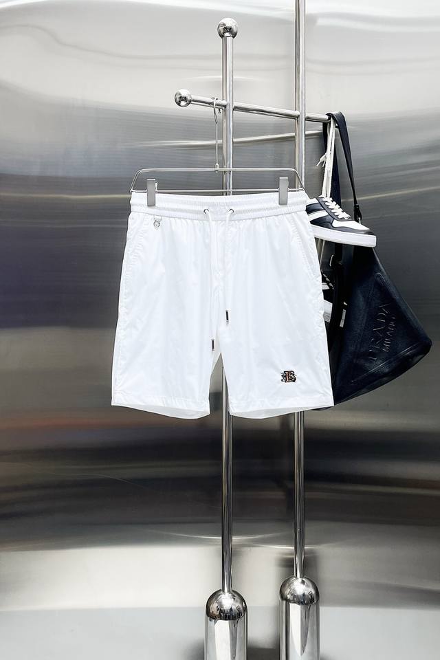 Burberry three complete 2025 summer new men's casual shorts, high-end custom fab