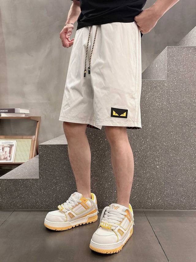 Fendi three-label complete 2025 summer new men's casual double-sided shorts, hig