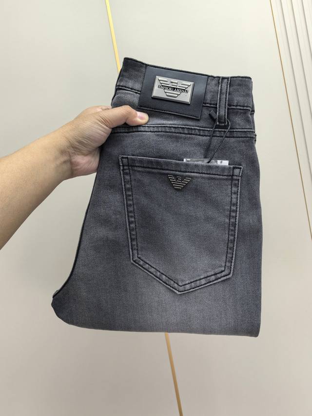 Armani. The latest men's jeans for spring and summer 2025! Heavy-duty washed den