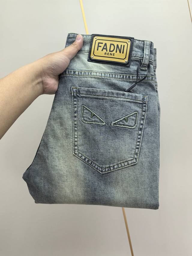 Fendi. The latest men's jeans for spring and summer 2025! Heavy-duty washed deni