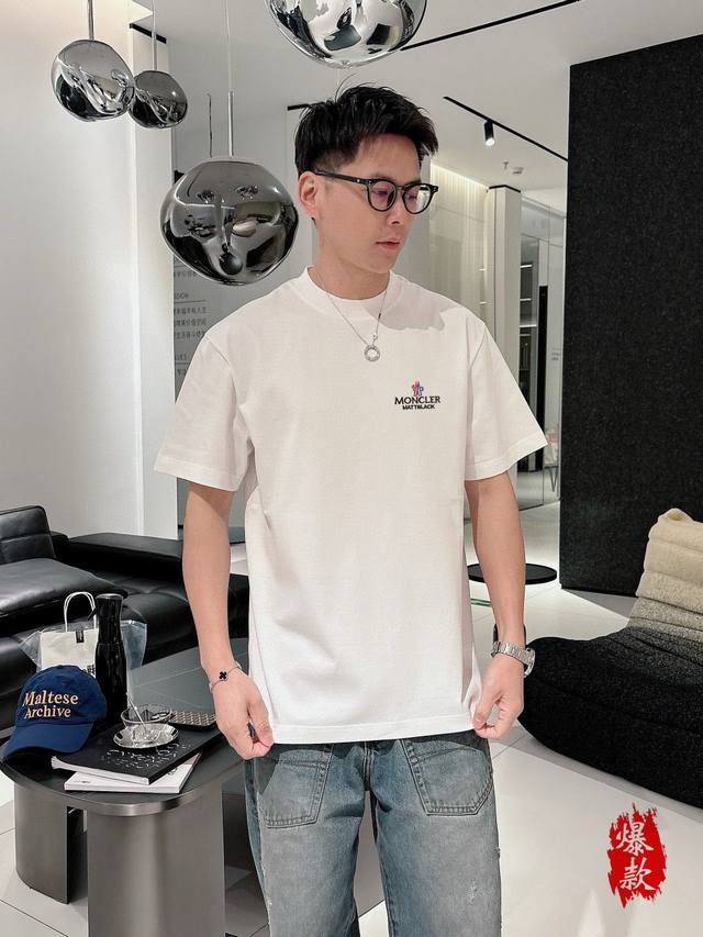 Moncler. Embroidered 2530 spring and summer new fashion round neck short sleeves