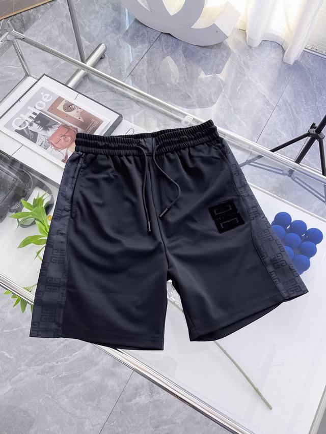 Givenchy 2025 Spring and Summer new men's casual shorts high-end goods simple an