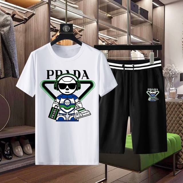 Prada 's new spring short-sleeved suit, available at the counter, original produ