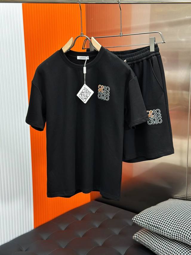 Loewe's latest short-sleeved suit for spring and summer 25, heavy craft embroide