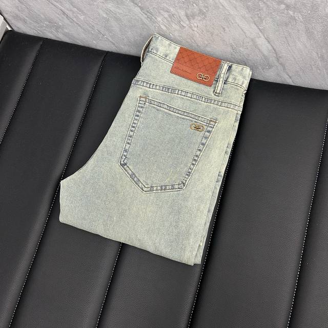 Ferrage's newest jeans for 2025. No pressure to enter the store. Hot-selling mod