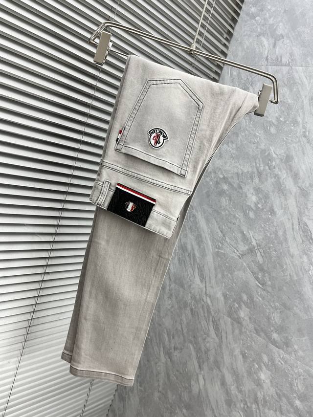 Moncler's latest spring 2025 jeans are a must-have for business elites! High-qua