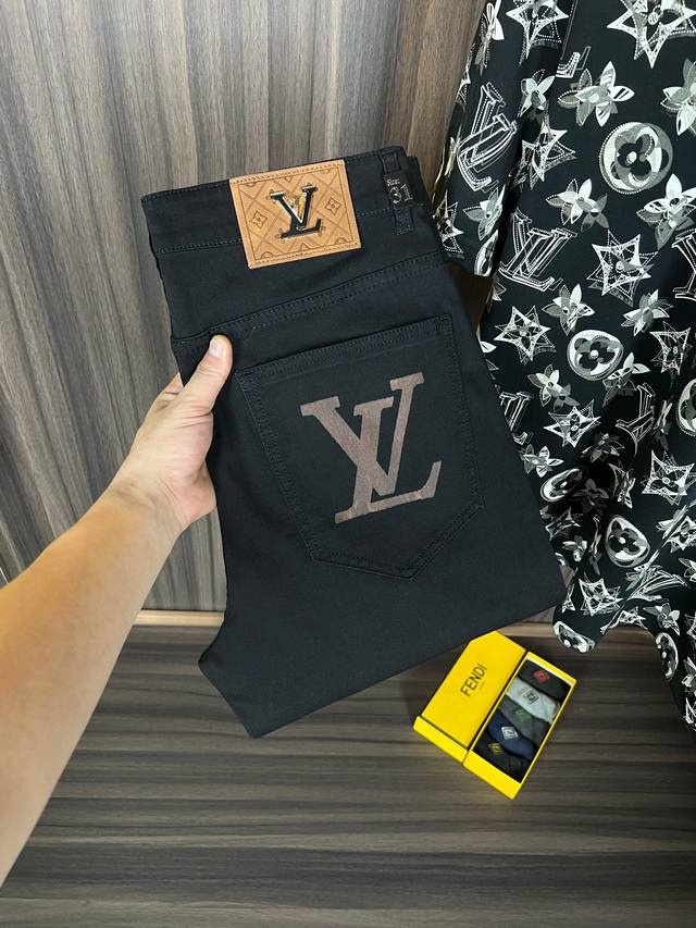 Lv new arrival 2630 New Year's hot new products are available at the counter. Th